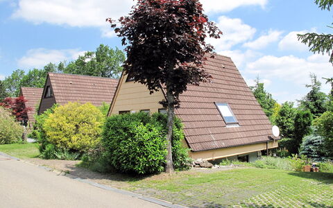 Illmensee 611: Hus, Ejendom, Træ, Hjem, Sommerhus, Væg, Boligområde, Arkitektur, Bygning, Ejendom