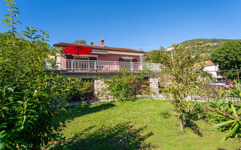 Katarina: Hus, Busk, Boligområde, Hjem, Landdistrikt, Sommerhus, Have, Estate, Stuehus, Gård