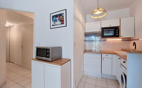 Vaux sur Mer 550: Indretning, Gulvbelægning, Etage, Værelse, Loft, Møbel, Countertop, Større Bandage, Hjem, Cabinetry