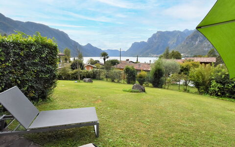 Lago D'Idro 650: Sky, Himmel, Plante, Bjerg, Daytime, Ejendom, Grøn, Azure, Naturlige Landskab, Træ