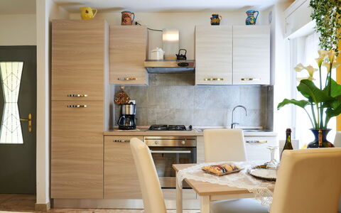 Casa del Pergulin (Lmz325): Ejendom, Møbel, Bord, Countertop, Cabinetry, Plante, Indretning, Køkken, Træ, Arkitektur