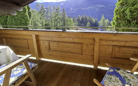 Saalfelden am Steinernen Meer 613: Træ, Bejdse, Hårdttræ, Planke, Stol, Altan, Klarlak, Tømmer, Eco Hotel, Dæk