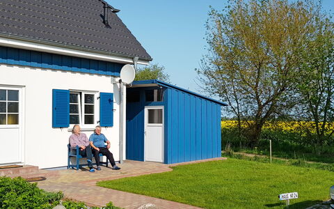 Strelasund: Hus, Ejendom, Hjem, Sommerhus, Bygning, Ejendom, Stuehus, Boligområde, Tag, Arkitektur