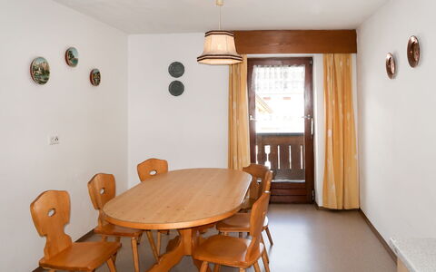 St Valentin San Valentino 619: Værelse, Ejendom, Møbel, Spisestue, Bord, Etage, Bygning, Indretning, Hus, Ejendom