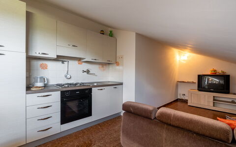 Ca' D'Gnese: Møbel, Bygning, Ejendom, Cabinetry, Couch, Countertop, Husholdningsapparat, Træ, Køkken Apparat, Indretning