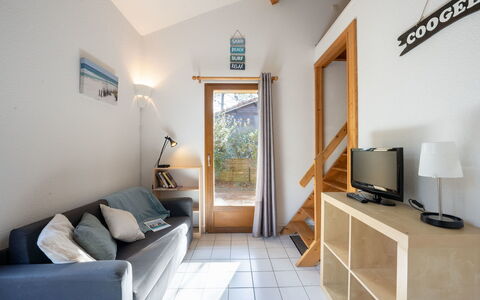 Jardins de la Pinède: Billedramme, Ejendom, Møbel, Komfort, Belysning, Indretning, Stue, Arkitektur, Cabinetry, Television