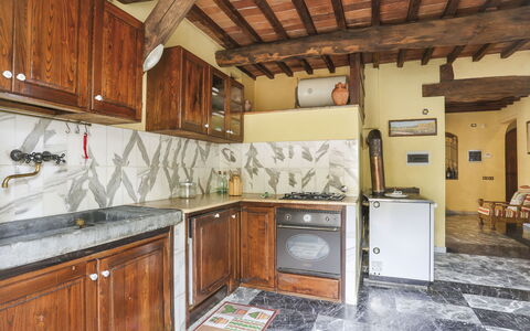 Agrumi: Cabinetry, Ejendom, Countertop, Træ, Køkken, Bygning, Indretning, Gulvbelægning, Etage, Bejdse