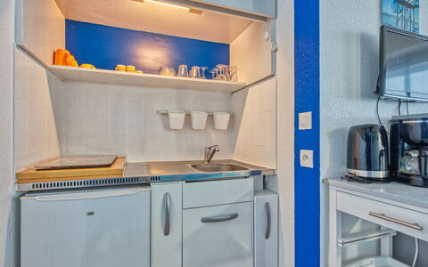 Les Sables D'Argent: Indretning, Gulvbelægning, Etage, Møbel, Værelse, Lejlighed, Større Bandage, Countertop, Cabinetry, Køkken