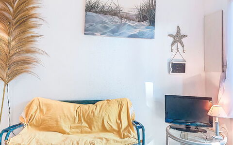 Les Jardins de Lacanau: Møbel, Indretning, Værelse, Couch, Etage, Pude, Stue, Throw Pillow, Komfort, Pude