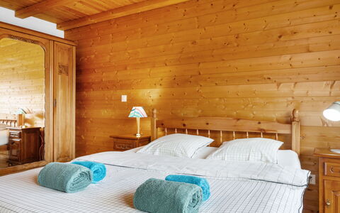 Les Crosets 606: Møbel, Ejendom, Komfort, Bygning, Træ, Textile, Bed Frame, Seng, Etage, Gulvbelægning