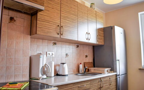 Kopalino 13: Countertop, Cabinetry, Ejendom, Køkkenvask, Tap, Møbel, Køkken, Træ, Indretning, Bygning