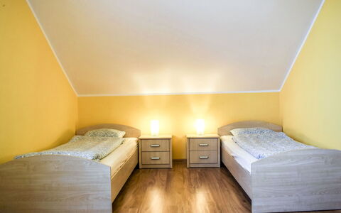Kopalino 13: Bygning, Møbel, Komfort, Pude, Træ, Textile, Belysning, Bed Frame, Indretning, Hus