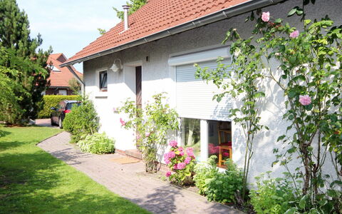 Mee(H)Rzeit (Hok106): Ejendom, Hus, Bygning, Hjem, Sommerhus, Gård, Ejendom, Have, Botanik, Stuehus