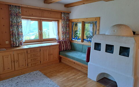 Ragusa: Møbel, Vindue, Azure, Træ, Cabinetry, Indretning, Arkitektur, Etage, Komfort, Stue