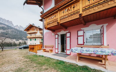 Pozza di Fassa 644: Bygning, Ejendom, Plante, Himmel, Vindue, Træ, Hus, Arkitektur, Fritid, Sommerhus