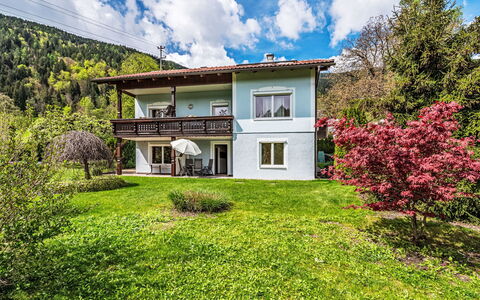 Schneeberger: Sky, Himmel, Plante, Bygning, Vindue, Naturlige Landskab, Træ, Hus, Land Lot