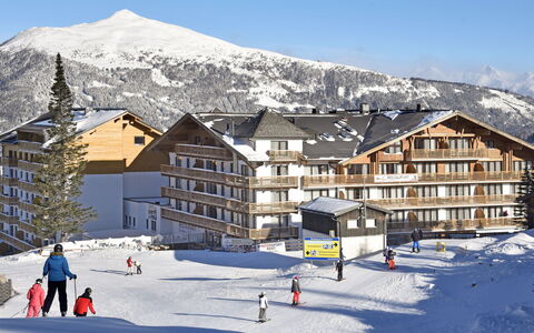 Sankt Michael im Lungau 644: Sne, Vinter, Bjerg, Bjergkæde, Ejendom, Bjergrige Landskabsformer, Stad, Skisportssted, Piste, Hill Station