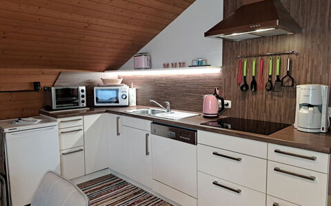 Schragl: Cabinetry, Countertop, Ejendom, Møbel, Bygning, Håndvask, Tap, Komfur, Skuffe, Køkken Apparat