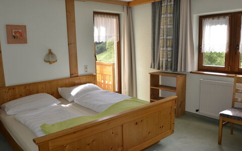 Kappl 829: Møbel, Ejendom, Vindue, Bygning, Komfort, Cabinetry, Træ, Indretning, Skygge