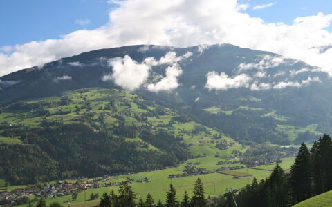 Gangerhof: Sky, Himmel, Bjerg, Økoregion, Plante, Naturlige Landskab, Træ, Hældning, Vegetationen, Sollys