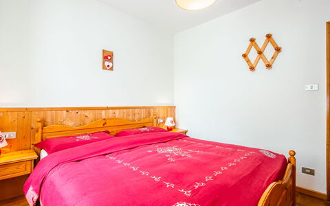 Moena 626: Møbel, Bygning, Ejendom, Indretning, Træ, Komfort, Textile, Orange, Belysning