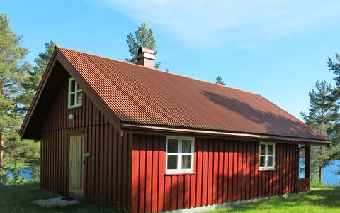 Saglia: Himmel, Bygning, Vindue, Ejendom, Sky, Plante, Træ, Træ, Hus, Land Lot