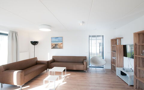 Oesterdam Resort: Møbel, Ejendom, Couch, Cabinetry, Træ, Komfort, Bygning, Indretning, Hus, Studio Couch