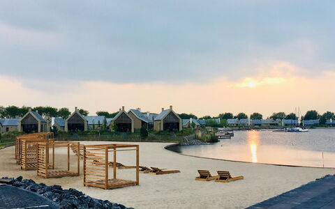 Oesterdam Resort: Sky, Himmel, Vand, Coastal Og Oceaniske Landskabsformer, Krop Af Vand, Båd, Horisont, Landskab, Vandfartøjer, Strand