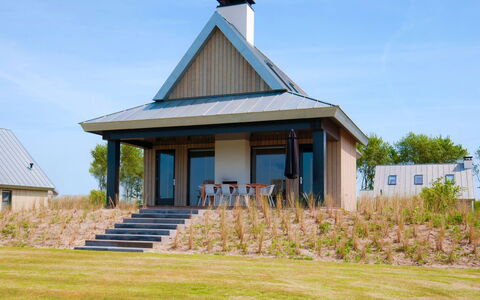 Oesterdam Resort: Hus, Hjem, Ejendom, Sommerhus, Bygning, Ejendom, Tag, Arkitektur, Græs, Stuehus