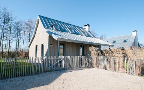 Oesterdam Resort: Ejendom, Hus, Bygning, Hjem, Ejendom, Lade, Landdistrikt, Træ, Sommerhus, Tag