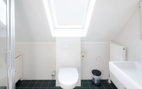 Oesterdam Resort: Ejendom, Badeværelse, Værelse, Toilet, Sanitærarmatur, Arkitektur, Indretning, Etage, Flise, Toiletbræt