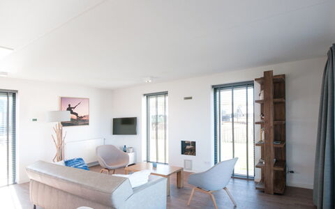 Oesterdam Resort: Ejendom, Værelse, Møbel, Indretning, Bygning, Etage, Hus, Loft, Dagslys, Stue