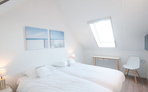Oesterdam Resort: Soveværelse, Værelse, Møbel, Seng, Ejendom, Sengetøj, Bed Frame, Indretning, Væg, Sengetøj