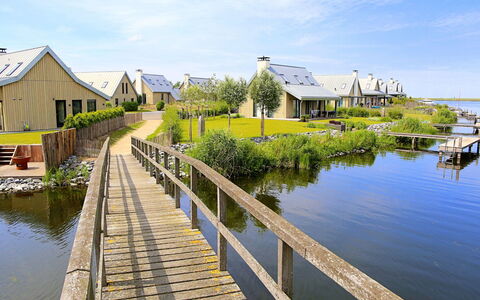 Oesterdam Resort: Vand, Sky, Himmel, Vandressourcer, Plante, Bygning, Hus, Sø, Vandløb, Træ