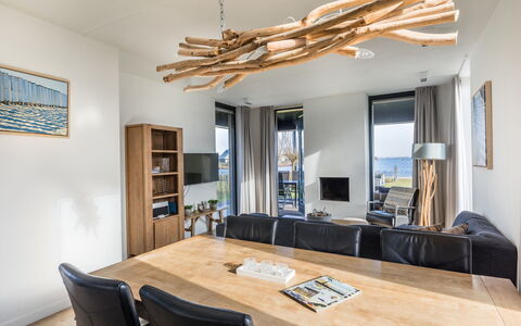 Oesterdam Resort: Værelse, Ejendom, Indretning, Møbel, Bygning, Loft, Stue, Bord, Væg, Hus