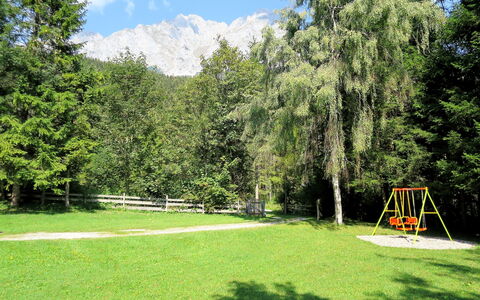 Landhaus Grüne Oase: Natur, Naturlige Landskab, Træ, Grøn, Græs, Ejendom, Naturreservat, Lawn, Land Lot, Biome