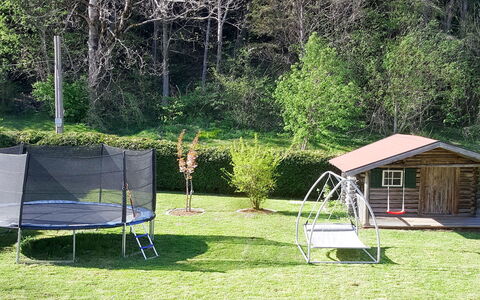 Viola: Græs, Træ, Fritid, Lawn, Gård, Backyard, Hus, State Park, Parkere, Camping