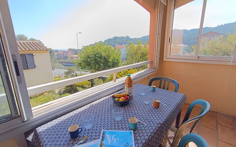 Saint-Raphaël 712: Altan, Stol, Skygge, Køkken & Spisebord, Bejdse, Udendørs Møbler, Veranda, Udendørs Bord, Restaurant, Stueplante