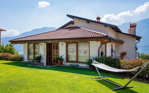 Villa del Sole: Himmel, Sky, Plante, Bygning, Ejendom, Vindue, Dør, Hus, Skygge, Græs