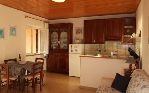 Nisportino 601: Værelse, Ejendom, Møbel, Bygning, Countertop, Loft, Cabinetry, Indretning, Etage, Køkken