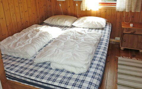Hammaren: Møbel, Bygning, Ejendom, Komfort, Cabinetry, Træ, Bed Frame, Seng, Indretning, Textile