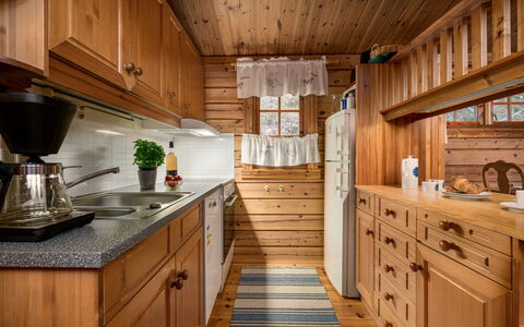 Fjordblick i: Træ, Køkken, Countertop, Gulvbelægning, Cabinetry, Indretning, Håndvask, Køkken Apparat, Møbel, Etage