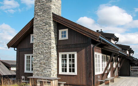 Havsdalsgrenda: Sky, Himmel, Bygning, Vindue, Plante, Træ, Hus, Sommerhus, Tag, Facade