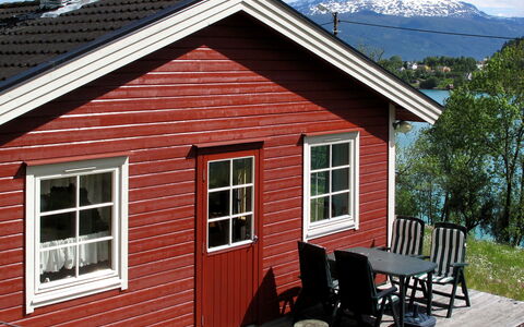 Pærehagen: Sky, Himmel, Vindue, Ejendom, Bygning, Træ, Plante, Hus, Sommerhus