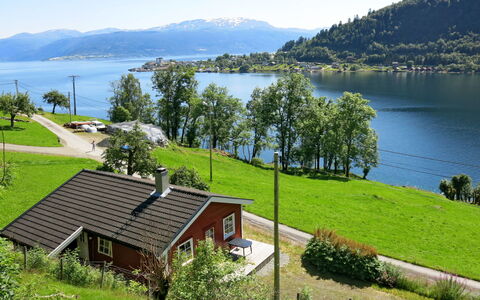 Pærehagen: Vand, Himmel, Plante, Ejendom, Bjerg, Grøn, Natur, Azure, Naturlige Landskab, Highland