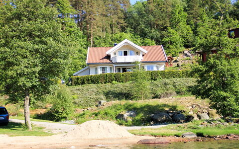 Naudøyna: Vand, Plante, Himmel, Daytime, Ejendom, Bygning, Natur, Vindue, Naturlige Landskab, Træ