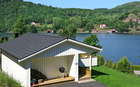 Espeøya: Vand, Plante, Sky, Himmel, Ejendom, Bygning, Træ, Land Lot, Vegetationen, Sø