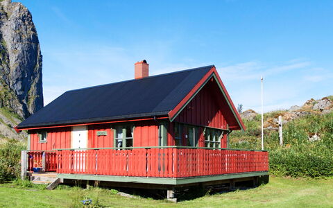 Eggum: Himmel, Bygning, Plante, Sky, Vindue, Naturlige Landskab, Træ, Hus, Sommerhus, Land Lot