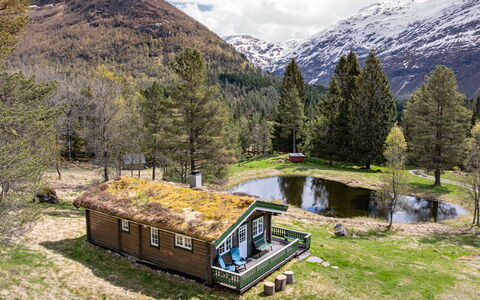 Fjellro: Græs, Naturlige Landskab, Hus, Landskab, Sommerhus, Landdistrikt, Highland, Hytte, Hjem, Bjergkæde