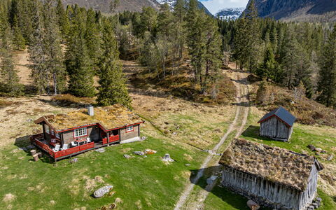 Fjellbris: Græs, Bjergrige Landskabsformer, Hus, Naturlige Landskab, Græs-, Highland, Bjerg, Sommerhus, Landskab, Hytte